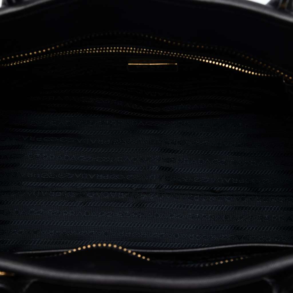 Prada Tessuto Impunturato Bauletto Satchel Black Good condition - Model View