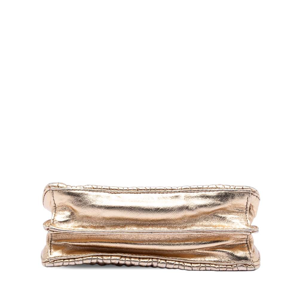 Miu Miu Metallic Matelasse Nappa Leather Kiss Lock Crossbody Gold Leather Good condition - Inside View