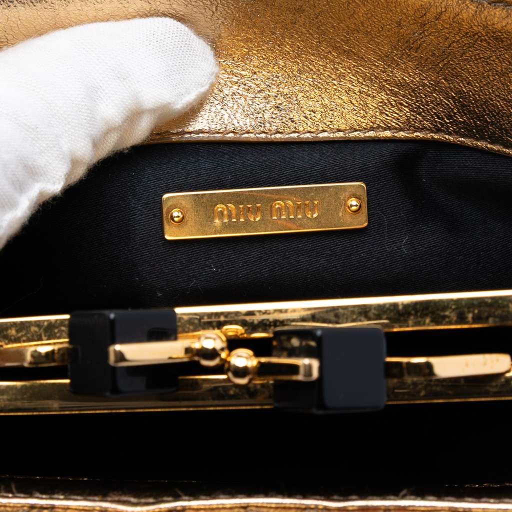 Miu Miu Metallic Matelasse Nappa Leather Kiss Lock Crossbody Gold Leather Good condition - Box View