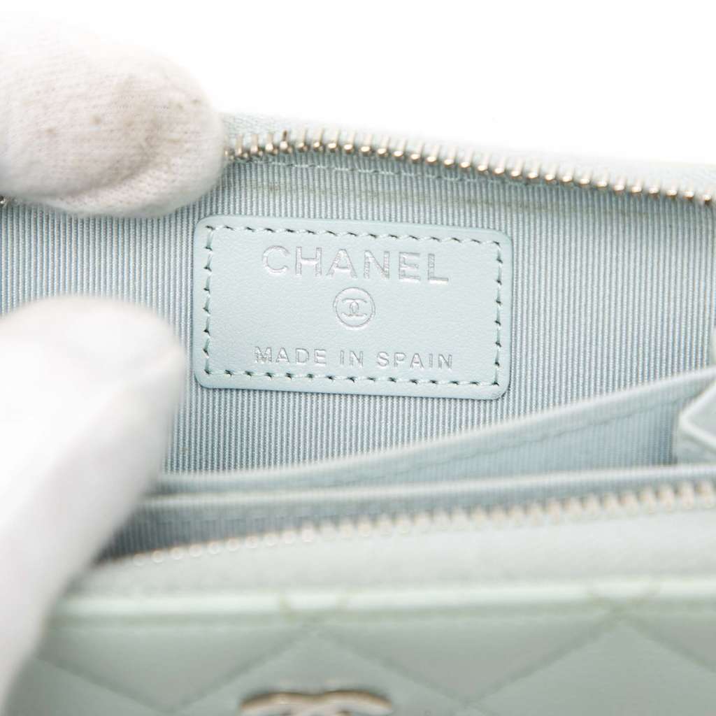 Chanel CC Quilted Caviar Zip Coin Purse Green Leather Good condition - Box View