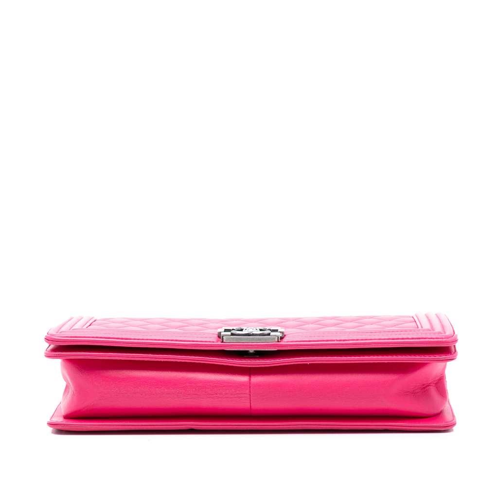 Chanel Quilted Lambskin Boy Flap Clutch Pink Leather Good condition - Inside View