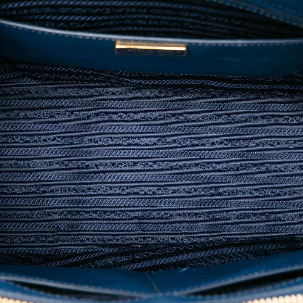 Prada Medium Saffiano Lux Galleria Double Zip Satchel Blue Leather Good condition - Model View