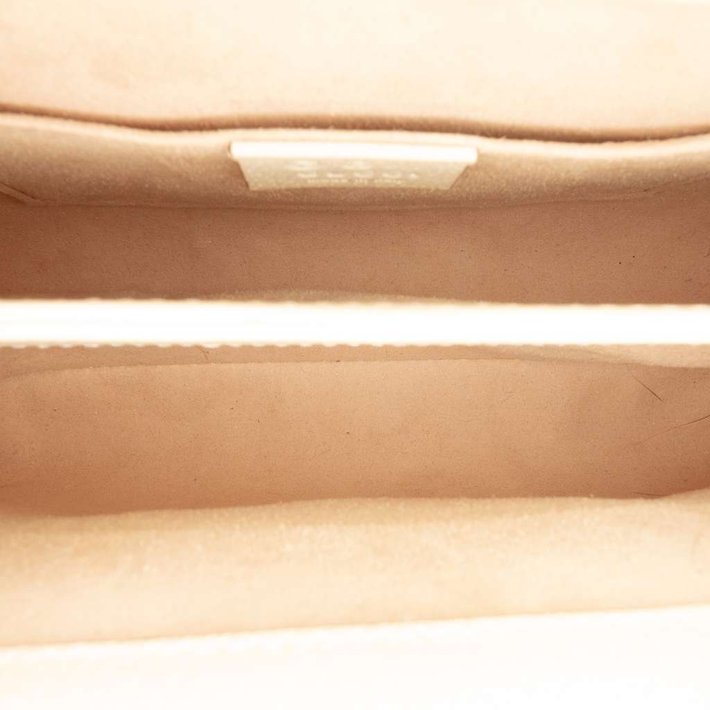 Gucci Small Calfskin Web Ophidia Chain Crossbody White Leather Good condition - Model View