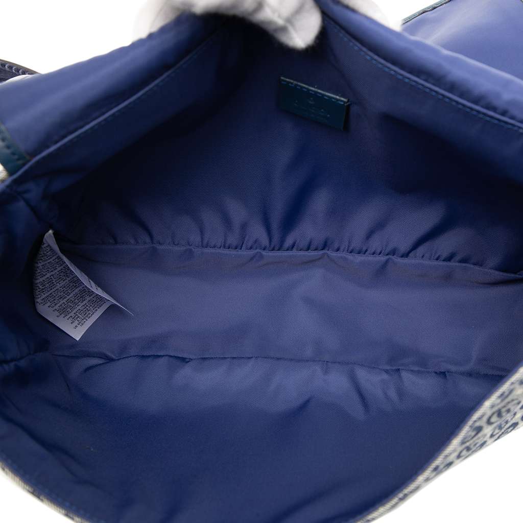 Gucci Kids GG Canvas Star Messenger Bag Blue Canvas Good condition - Model View