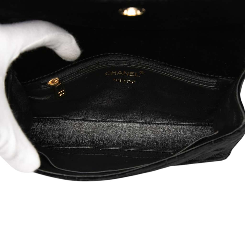 Chanel CC Quilted Velvet Chain Shoulder Bag Black Velvet Good condition - Model View