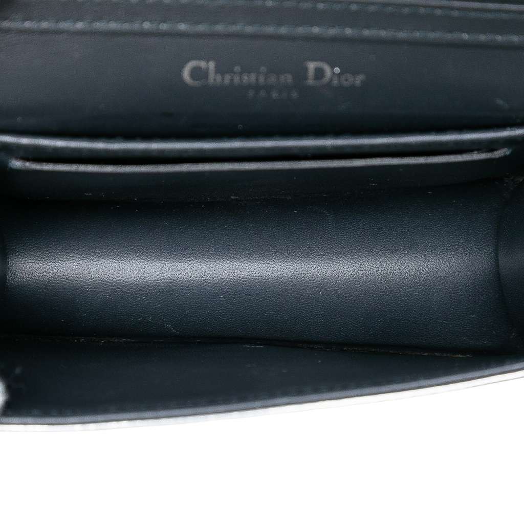 Dior Baby Metallic Patent Microcannage Diorama Flap Silver Leather Good condition - Model View