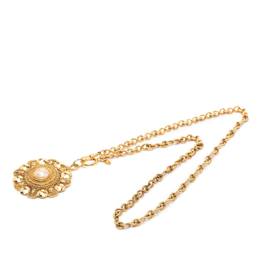 Chanel Gold Plated Faux Pearl Flower Pendant Necklace Gold Metal Good condition - Inside View