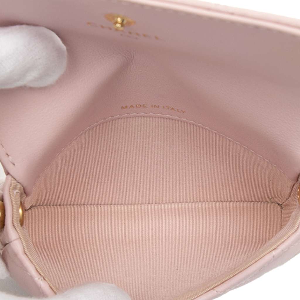 Chanel Quilted Lambskin About Pearls Card Holder On Chain Pink Leather Good condition - Model View