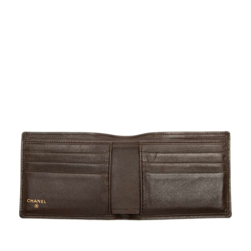 Chanel CC Double Stitched Lambskin Bifold Small Wallet Brown Leather Good condition - Model View