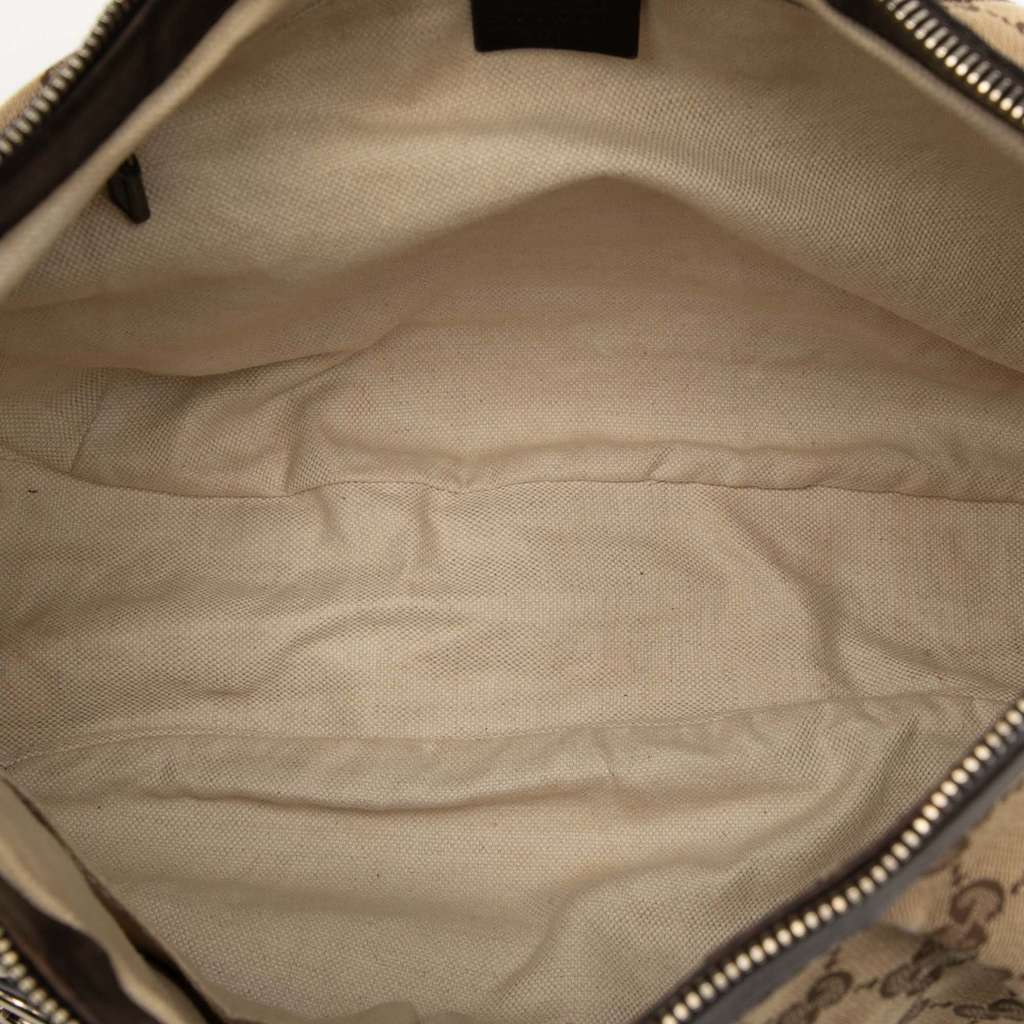 Gucci GG Canvas Sukey Shoulder Bag Brown Canvas Fair condition - Model View