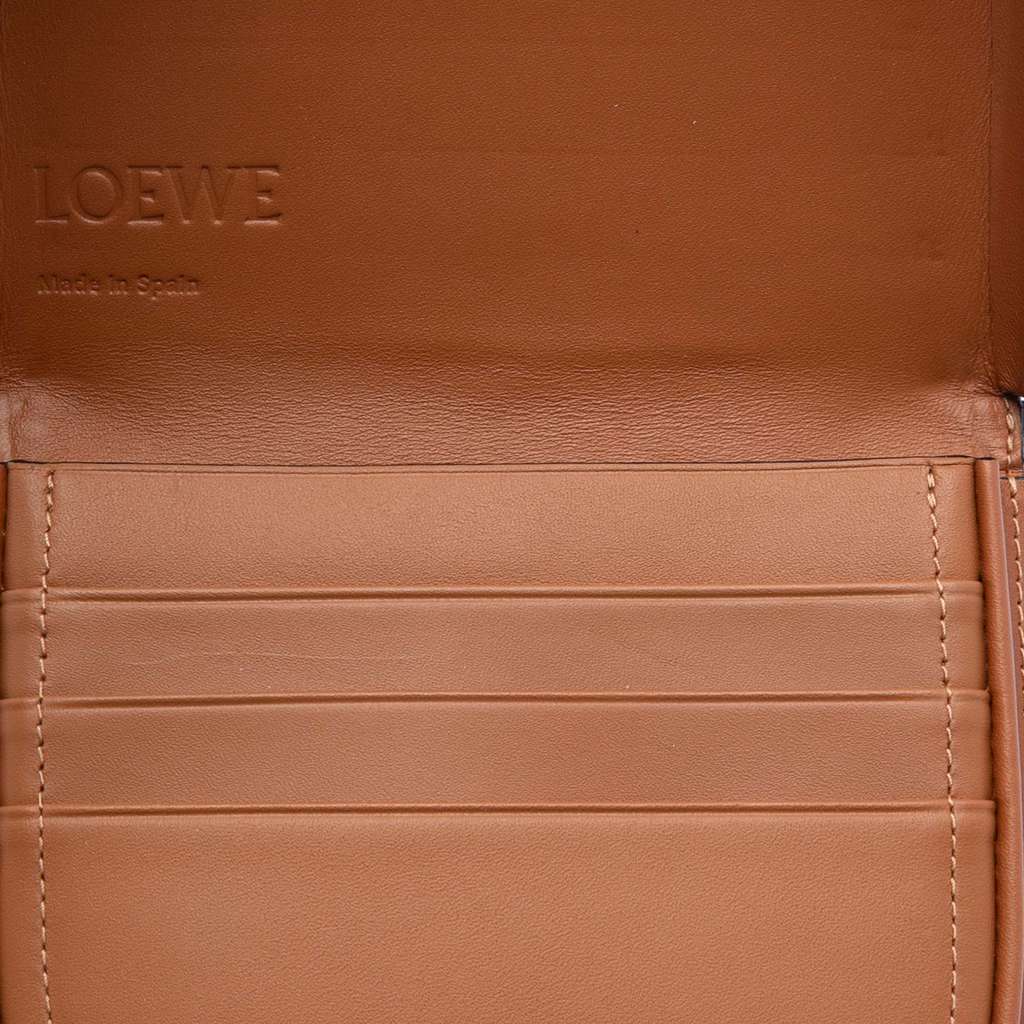 Loewe Small Soft Calfskin Heel Pouch Brown Leather Good condition - Model View