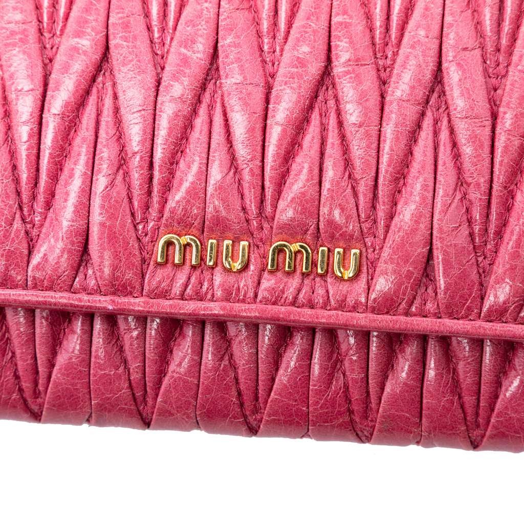 Miu Miu Matelasse Lambskin Wallet On Chain Pink Leather Good condition - Box View