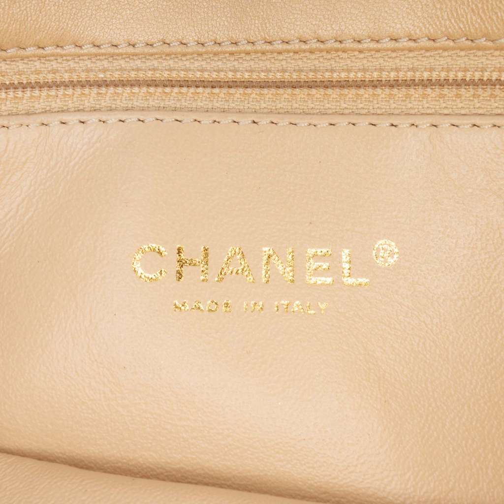 Chanel Small Quilted Iridescent Lambskin Pearl CC Crystal Flap Gold Leather Good condition - Box View