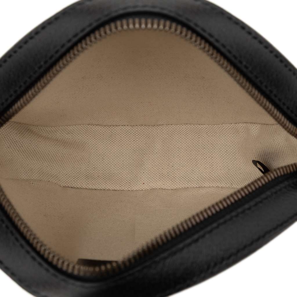 Gucci GG Marmont Velvet Round Crossbody Red Velvet Good condition - Model View