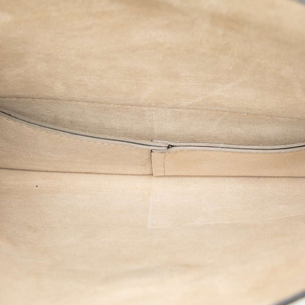 Chloé Medium Leather Faye Shoulder Bag Black Leather Good condition - Model View