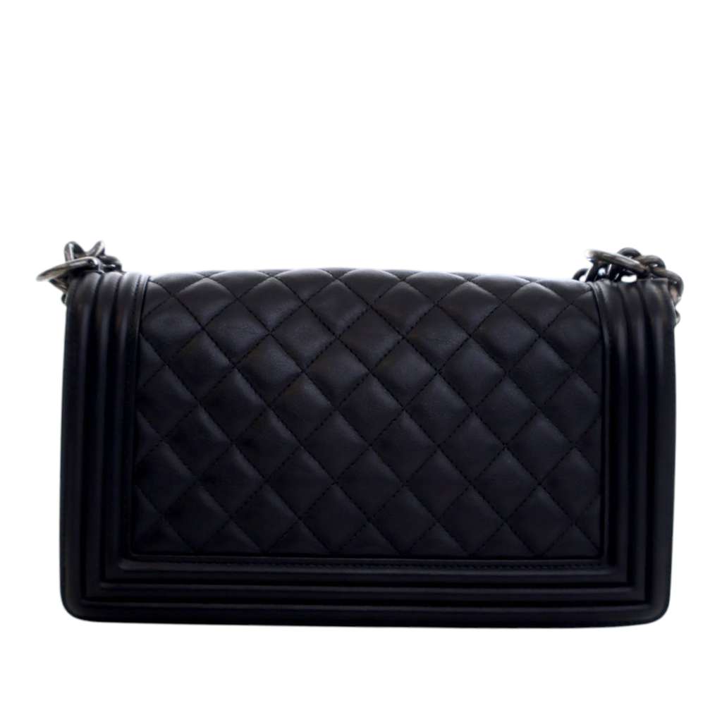 Chanel Old Medium Quilted Lambskin Boy Flap Black Leather Good condition - Model View