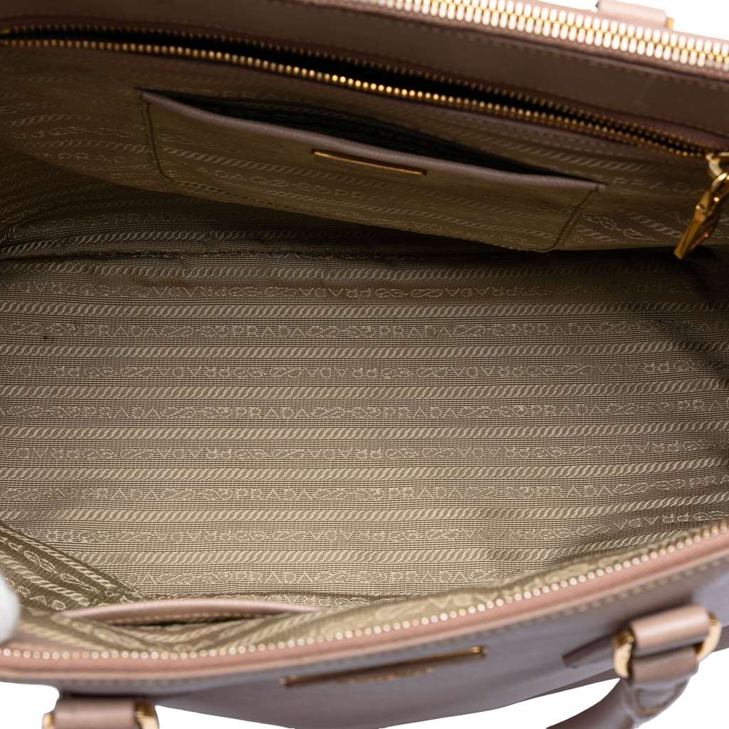 Prada Large Saffiano Lux Galleria Double Zip Tote Brown Leather Good condition - Model View