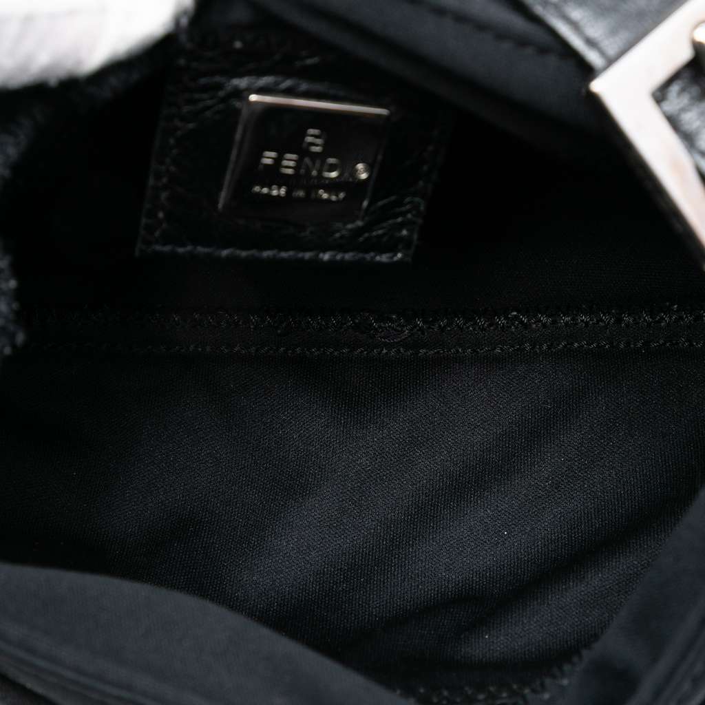 Fendi Nylon Shoulder Bag Black Good condition - Model View
