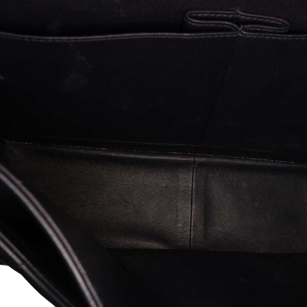 Chanel Jumbo Classic Lambskin Double Flap Black Leather Good condition - Model View