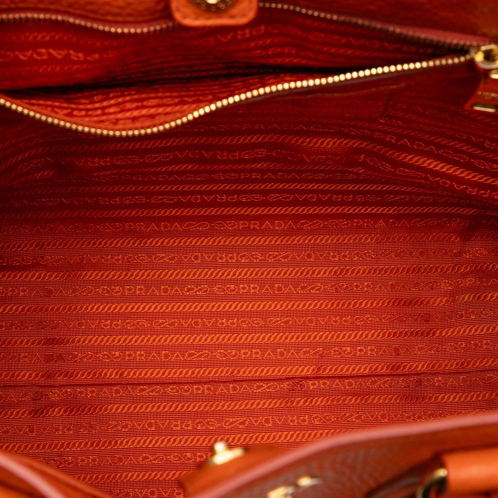 Prada Vitello Daino Open Convertible Tote Orange Leather Good condition - Model View