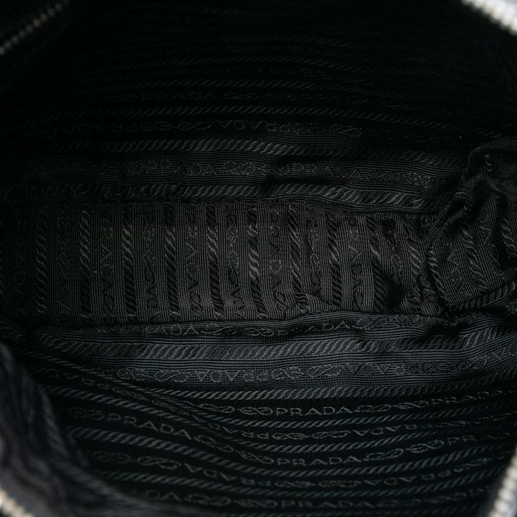 Prada Tessuto Tote Black Good condition - Model View