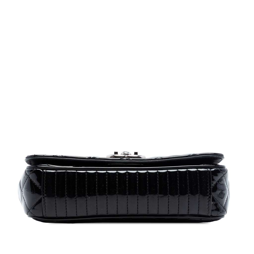 Chanel Small Quilted Patent Coco Boy Flap Black Leather Good condition - Inside View