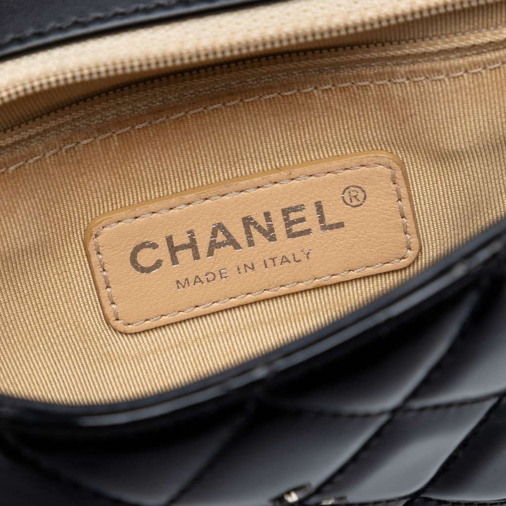 Chanel Small Quilted Patent Coco Boy Flap Black Leather Good condition - Box View