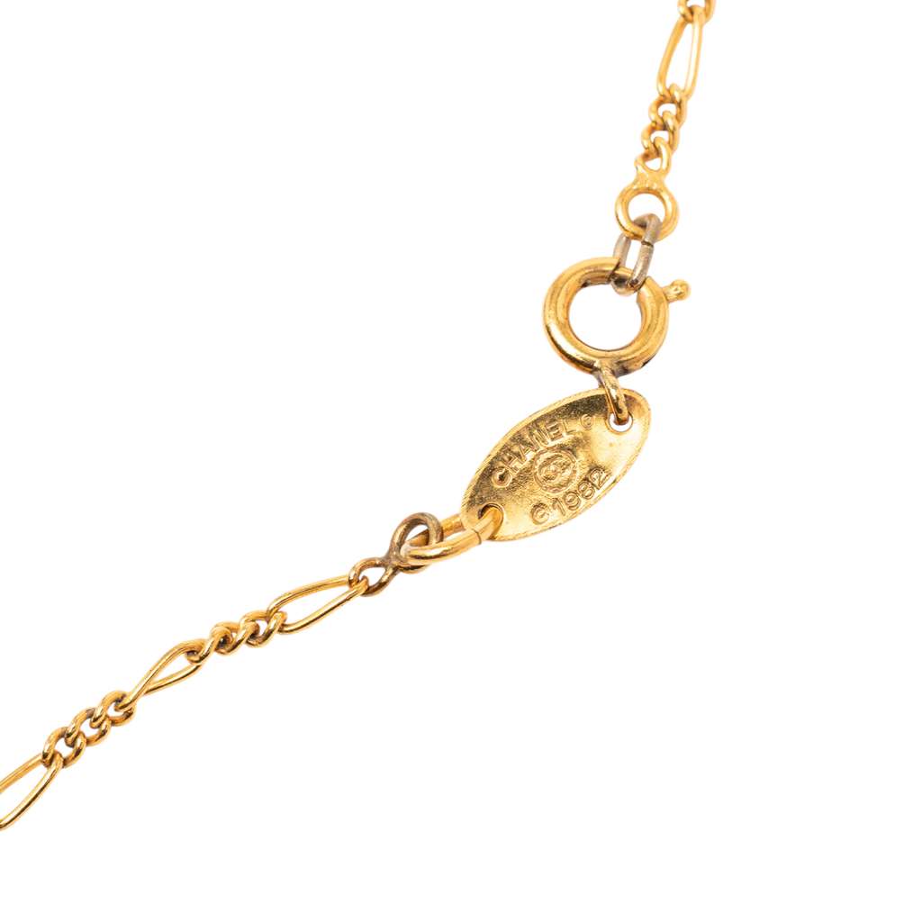 Chanel Gold Plated CC Pendant Necklace Gold Metal Good condition - Box View