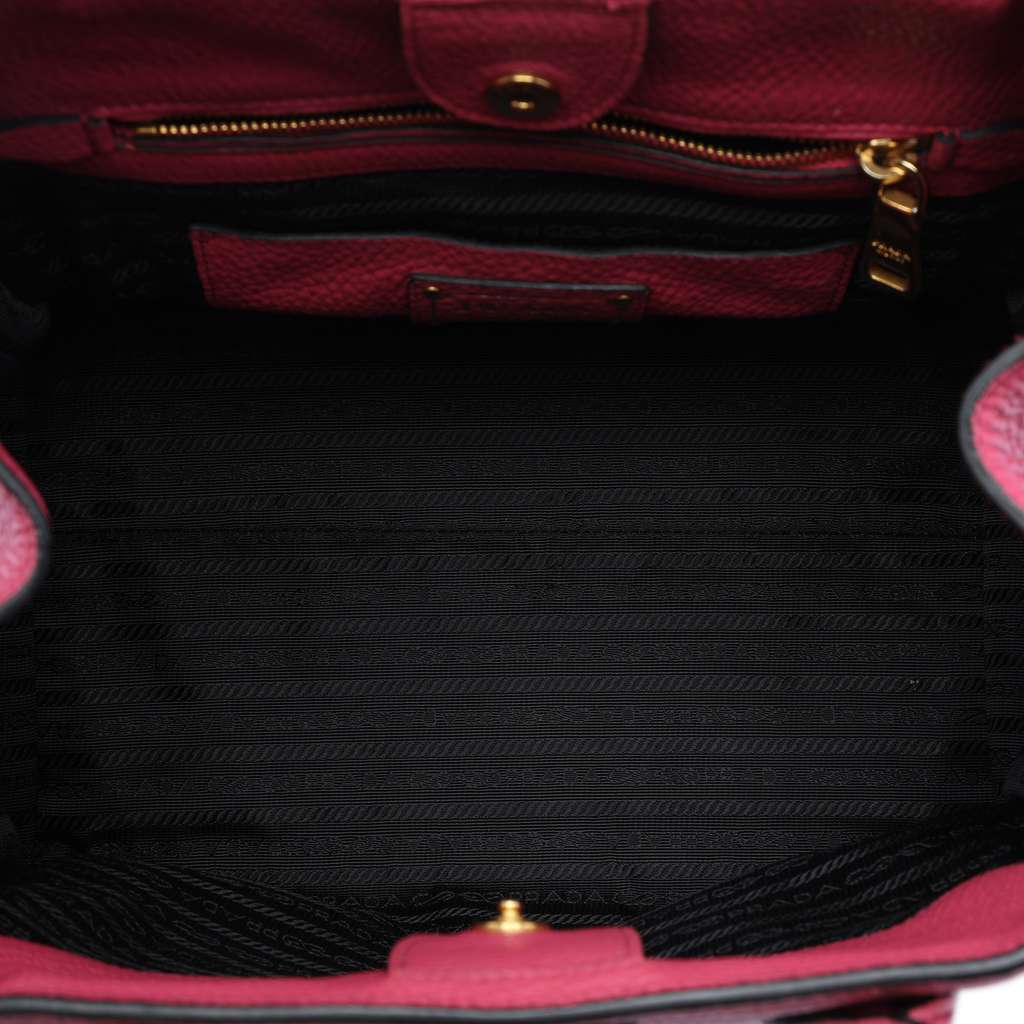 Prada Vitello Daino Open Convertible Tote Pink Leather Good condition - Model View