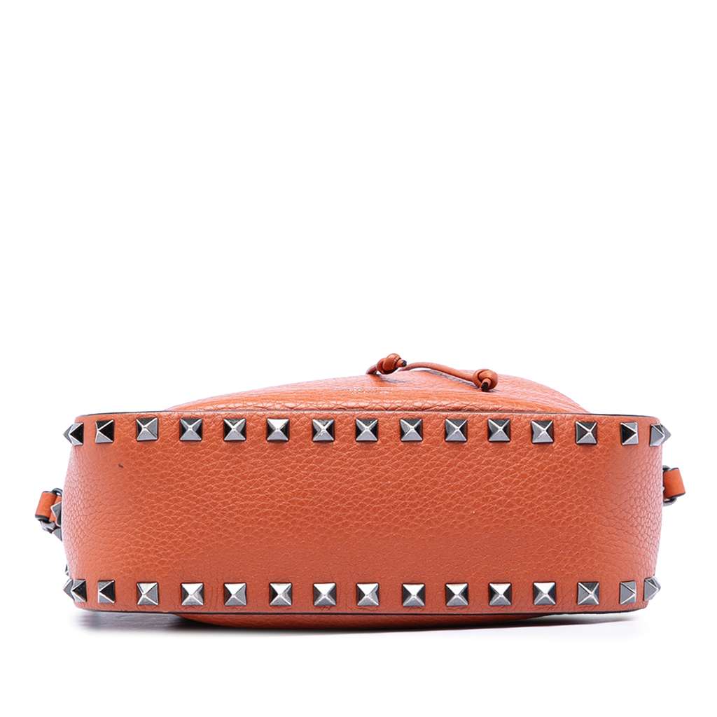 Valentino Grained Calfskin Rockstud Bucket Bag Brown Leather Good condition - Inside View