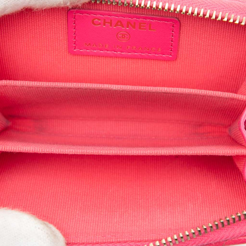 Chanel CC Quilted Caviar Zip Coin Purse Pink Leather Good condition - Model View