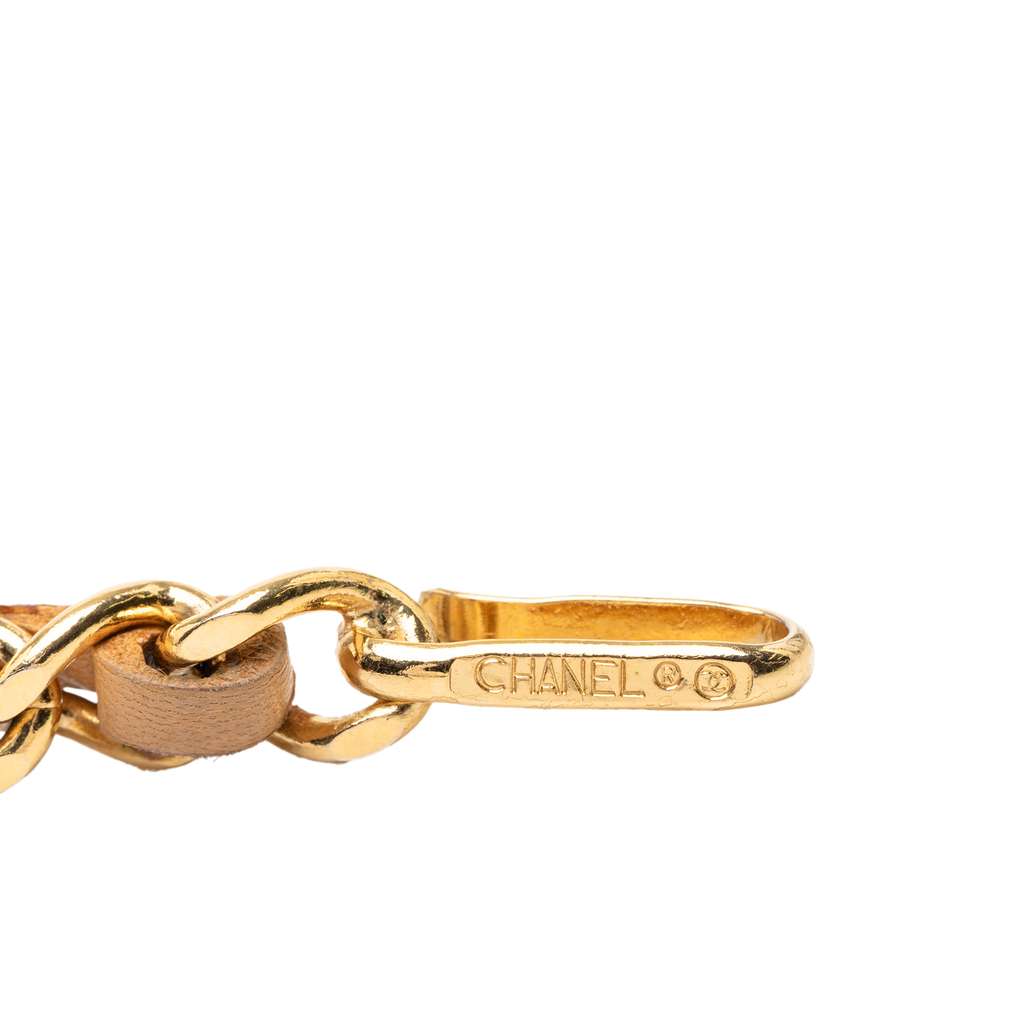 Chanel Gold Plated Leather Woven Medallion Chain Belt Gold Metal Good condition - Model View