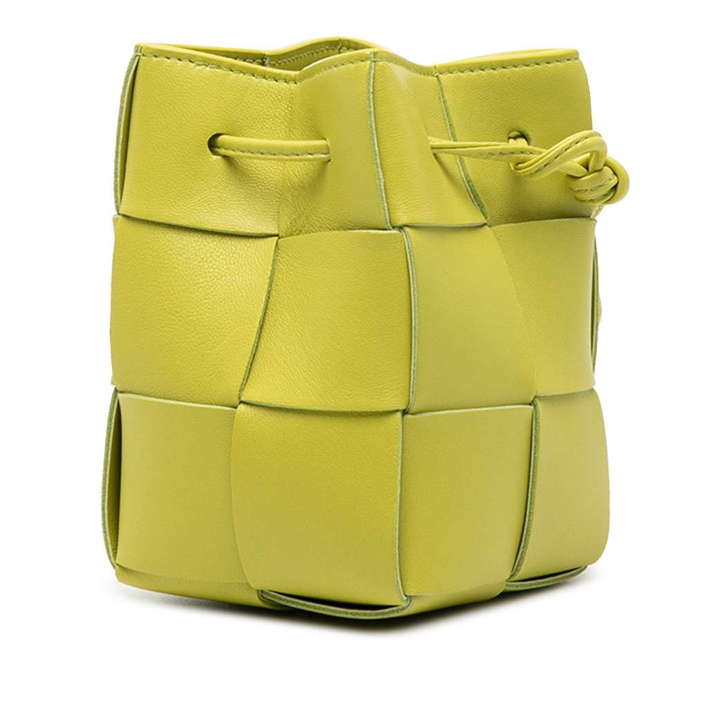 Bottega Veneta Mini Nappa Maxi Intrecciato Cassette Bucket Bag Green Leather Good condition - Back View