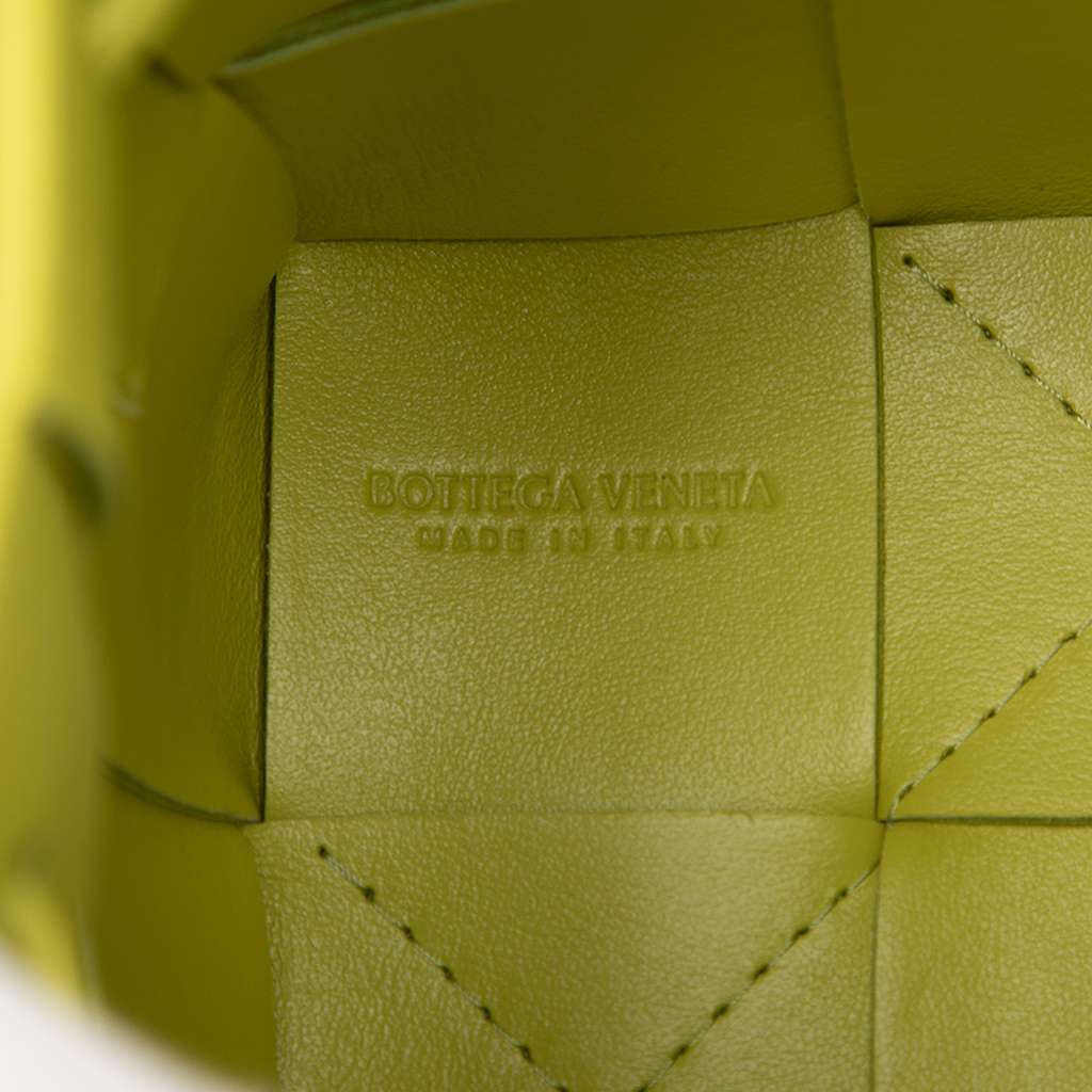 Bottega Veneta Mini Nappa Maxi Intrecciato Cassette Bucket Bag Green Leather Good condition - Box View