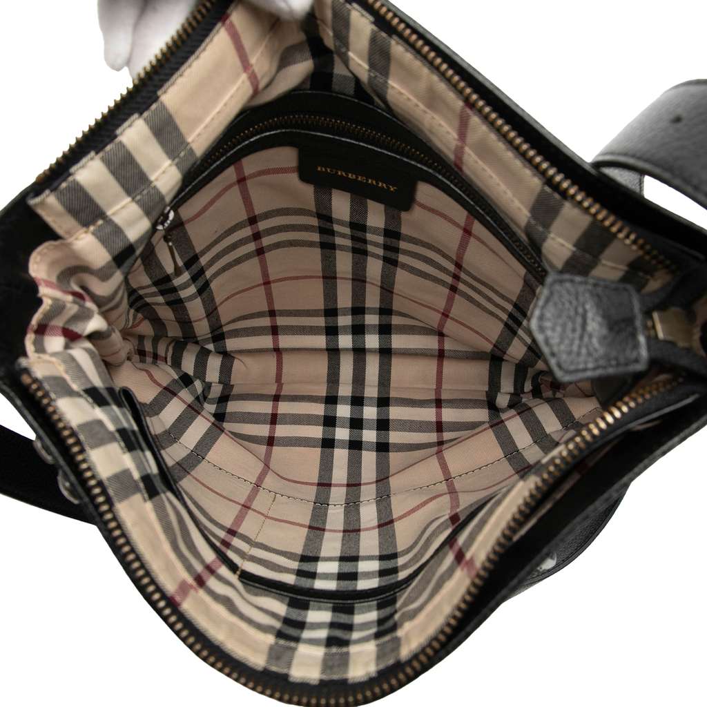 Burberry Leather Crossbody Black Leather Good condition - Model View