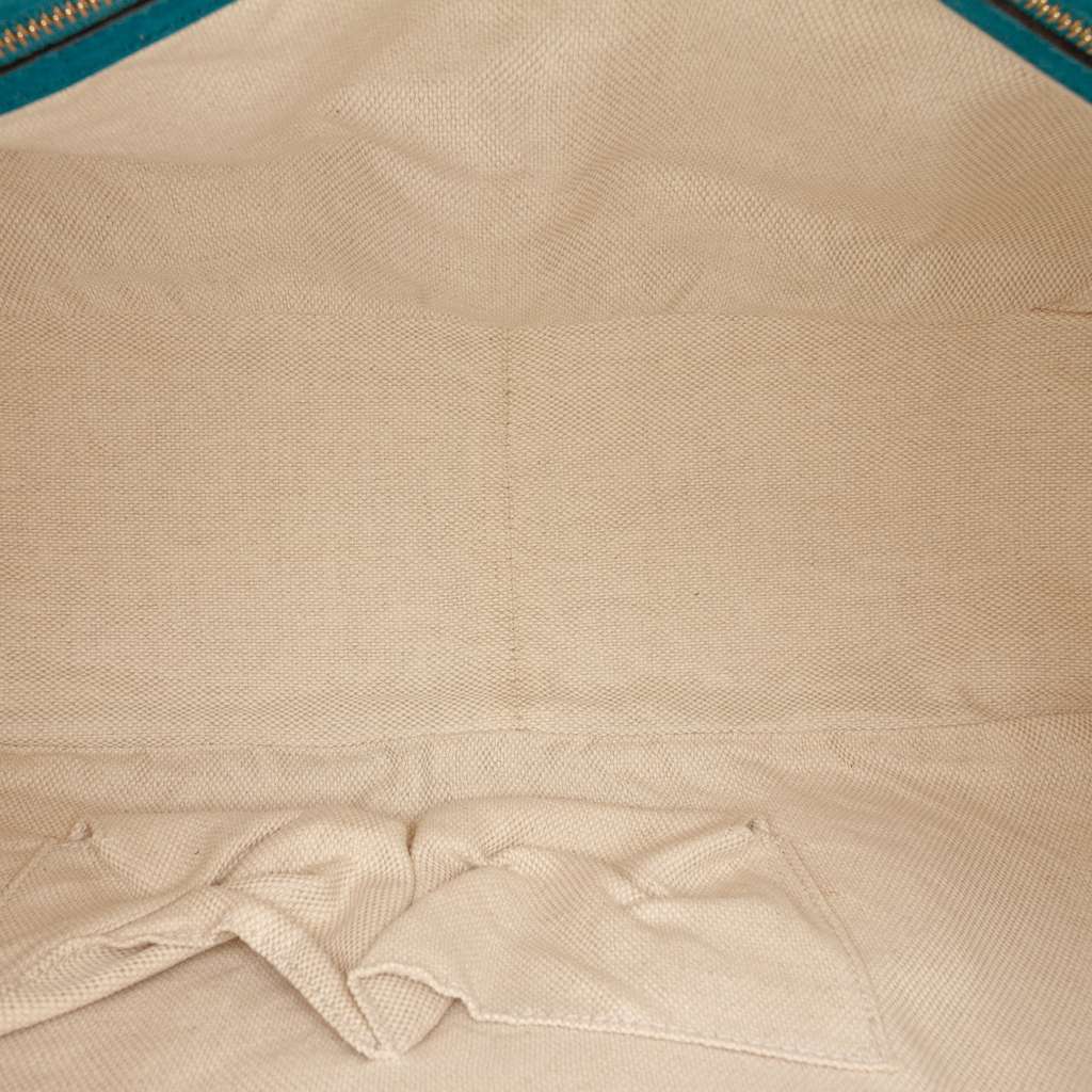 Gucci Nubuck Soho Chain Shoulder Bag Blue Leather Good condition - Model View