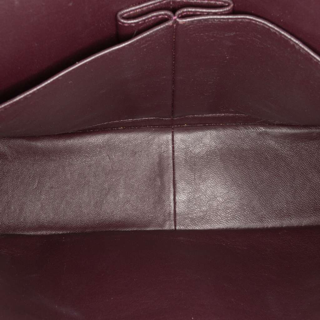 Chanel Jumbo Classic Lambskin Double Flap Purple Leather Good condition - Model View