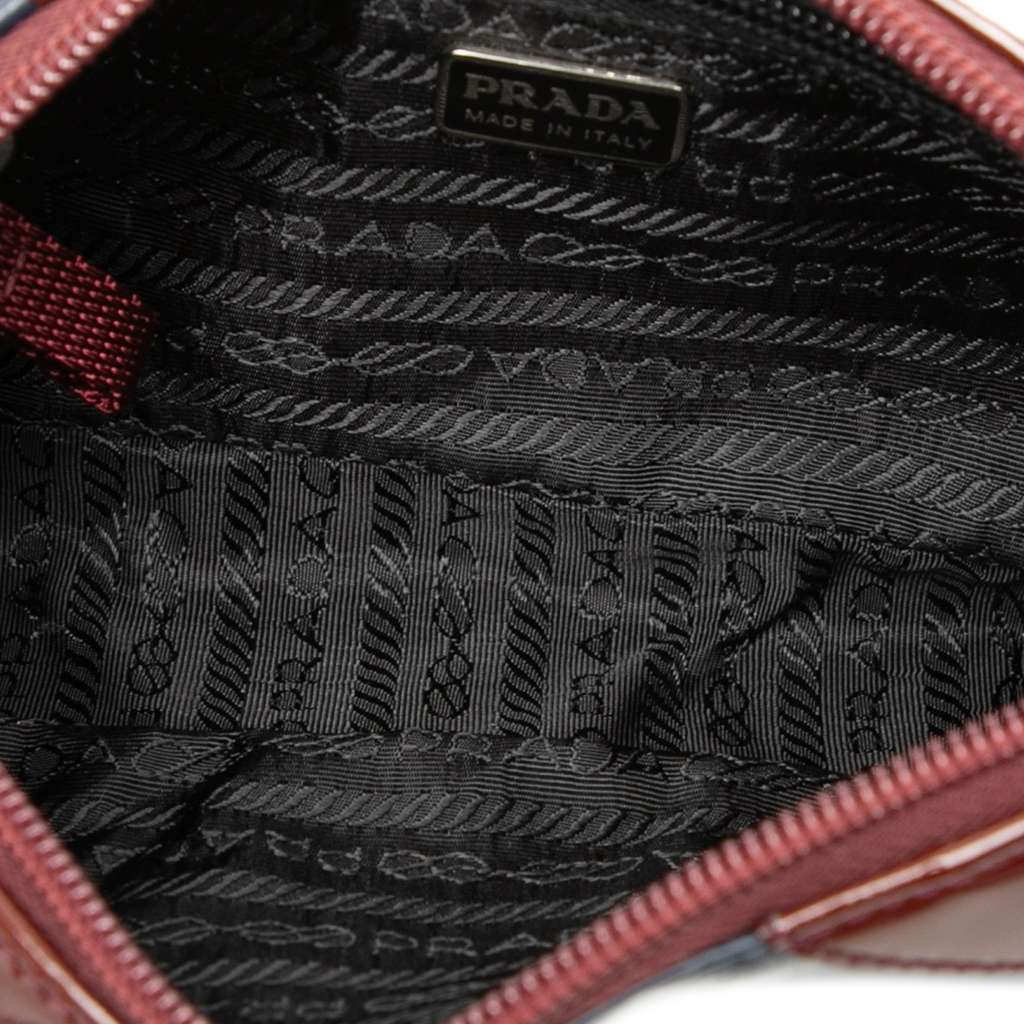 Prada Patent Trimmed Vitello Drive Crossbody Blue Leather Fair condition - Model View