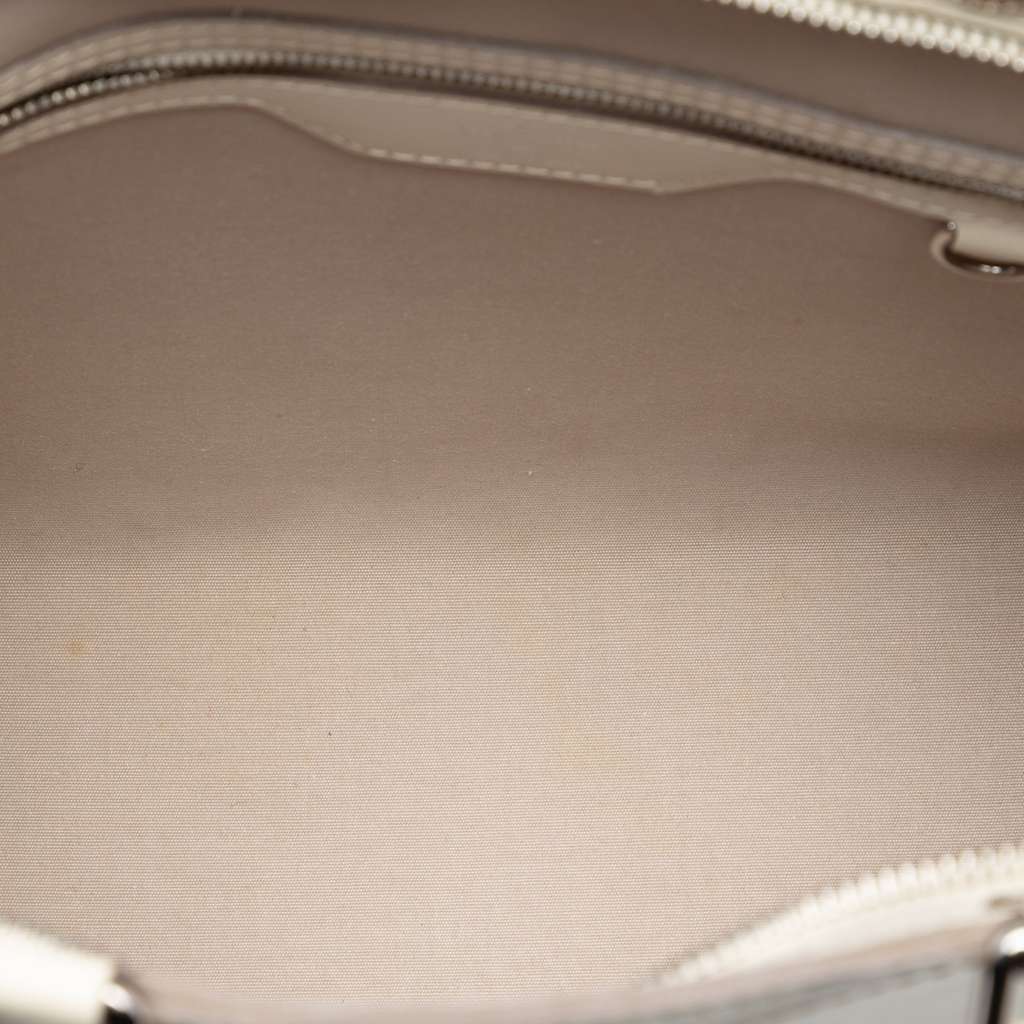 Louis Vuitton Epi Brea MM White Leather Good condition - Model View