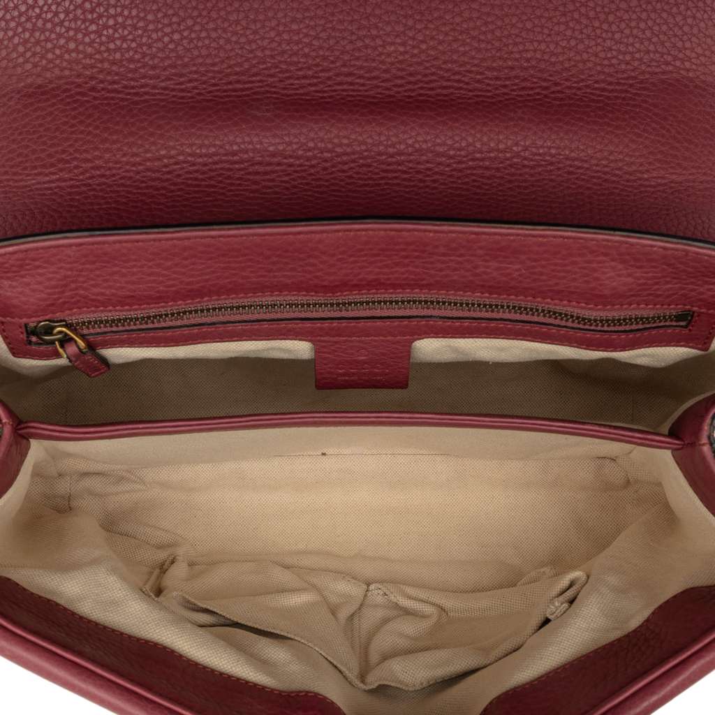 Gucci Small GG Marmont Leather Shoulder Bag Pink Leather Good condition - Model View