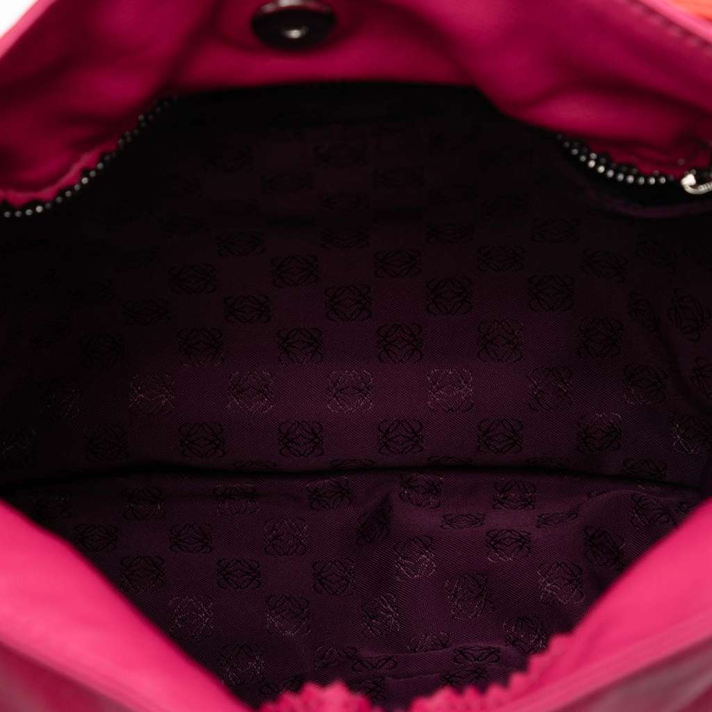 Loewe Nappa Flamenco Tassel 22 Crossbody Pink Leather Good condition - Model View