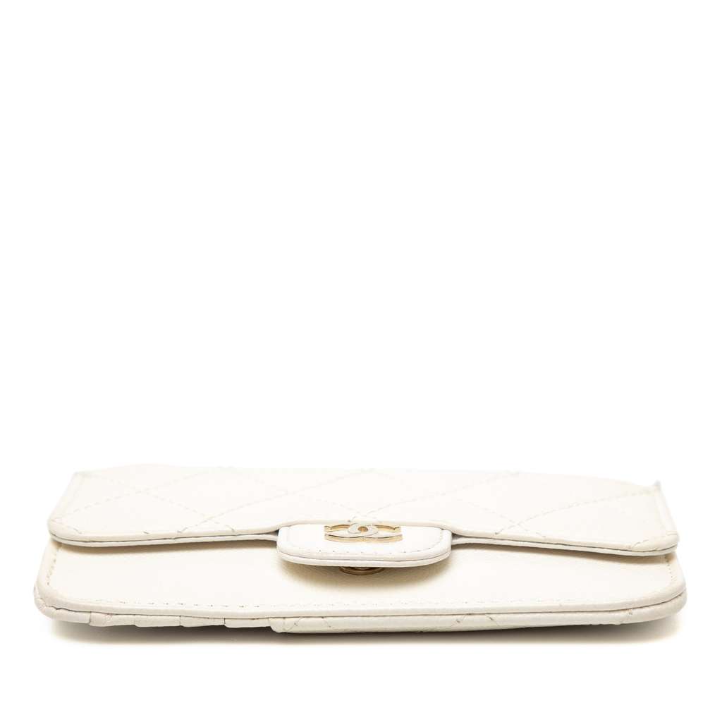 Chanel CC Quilted Caviar Flap Zip Card Holder White Leather Good condition - Inside View
