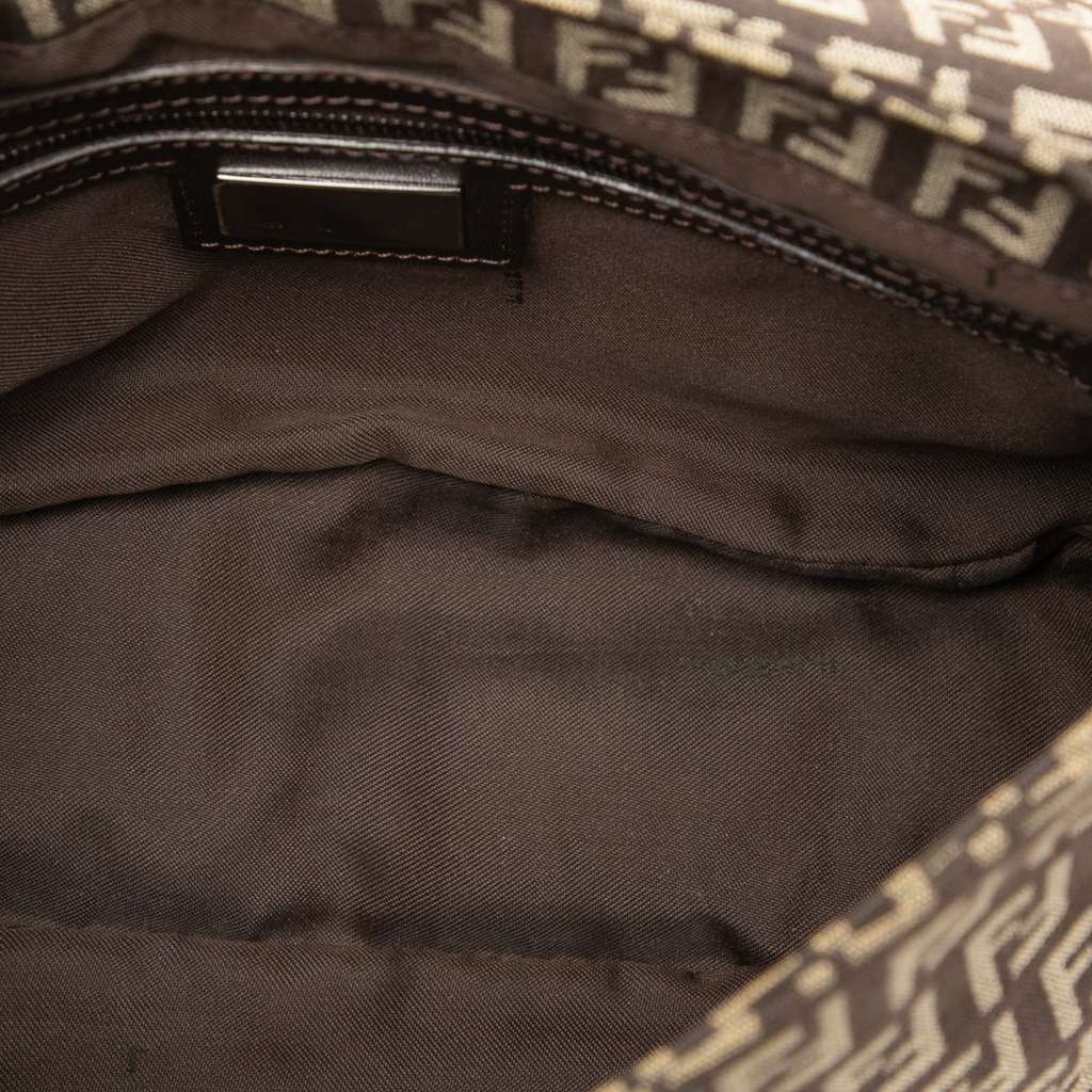 Fendi Zucchino Canvas Crossbody Brown Canvas Good condition - Model View