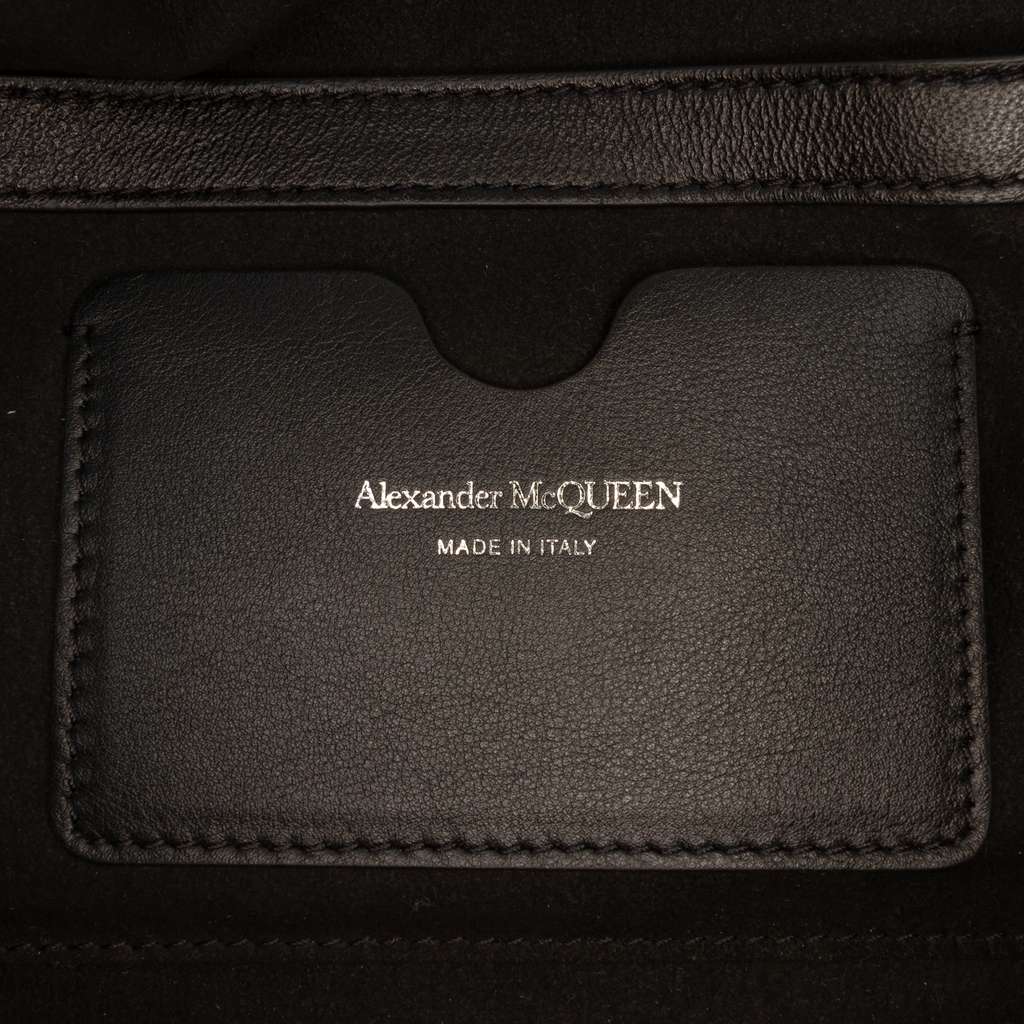 Alexander Mcqueen Large Calfskin Skull Knuckle Duster Fold Over Clutch Black Leather Good condition - Box View