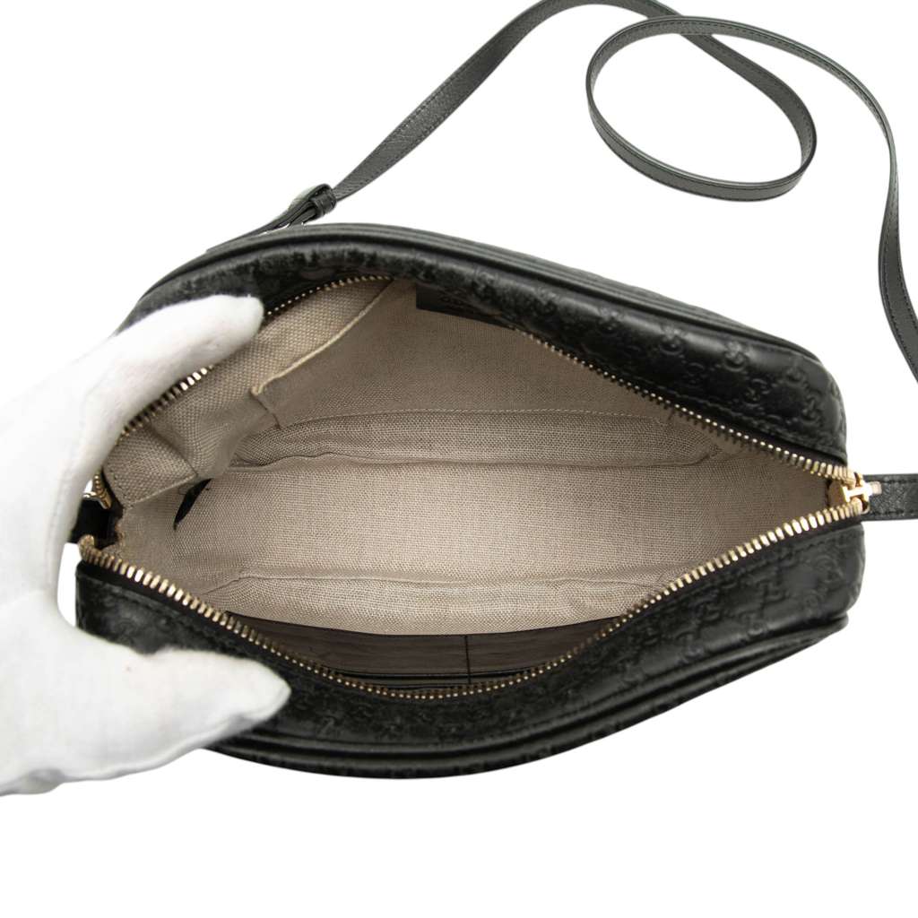 Gucci Microguccissima Bree Crossbody Black Leather Good condition - Model View