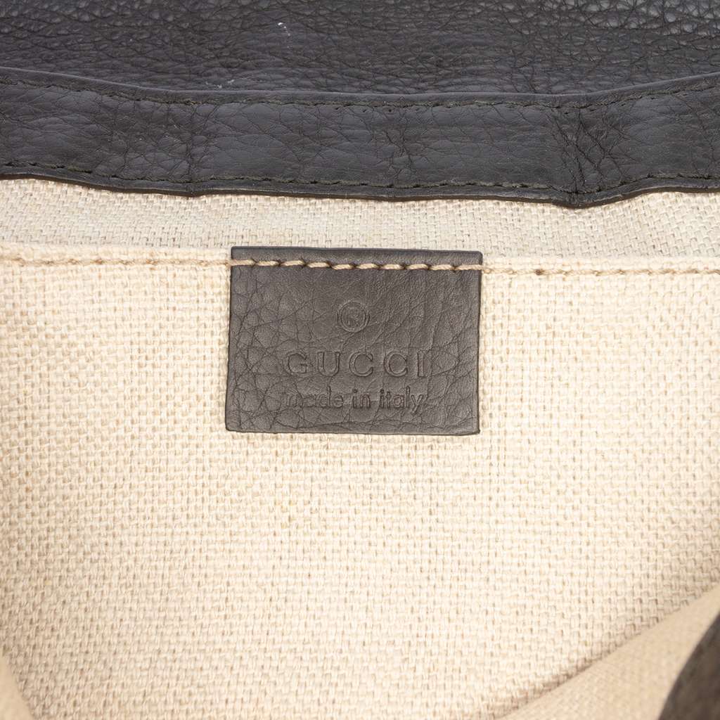 Gucci Pebbled Leather Greenwich Clutch with Chain Black Leather Good condition - Box View