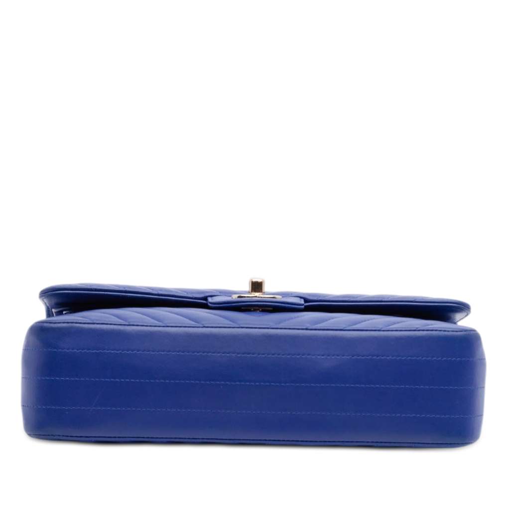 Chanel Medium Classic Chevron Lambskin Double Flap Blue Leather Good condition - Inside View