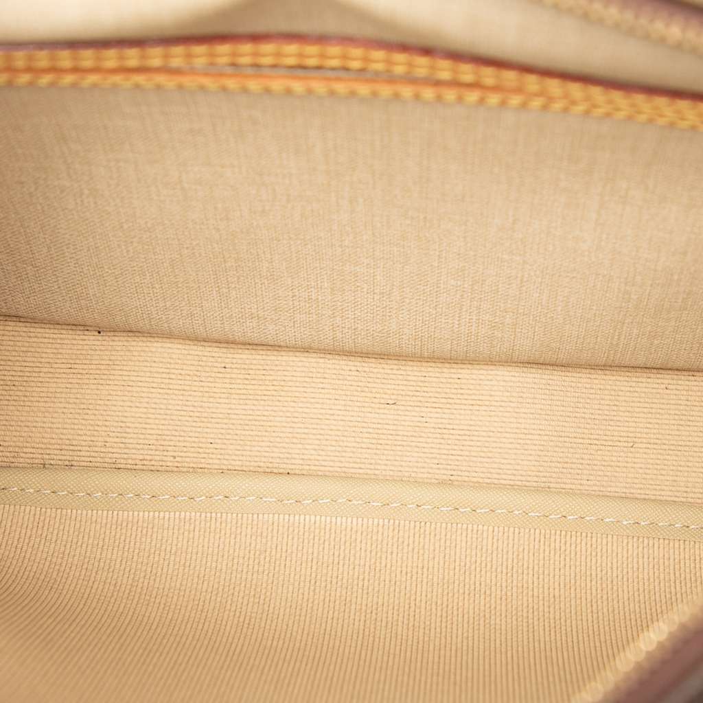 Louis Vuitton Monogram Reporter PM Brown Good condition - Model View