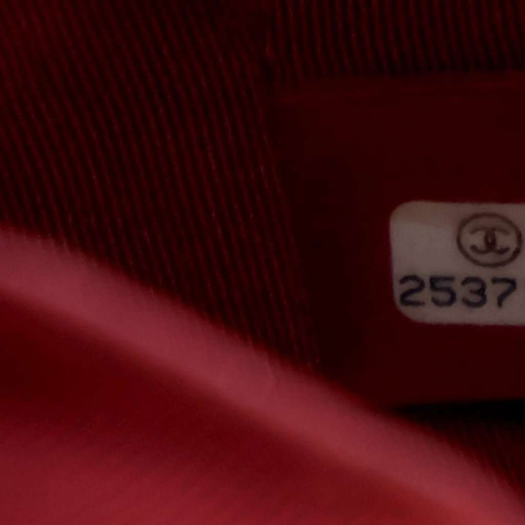 Chanel Small Bicolor Aged Calfskin Gabrielle Crossbody White Leather Very good condition - Box View