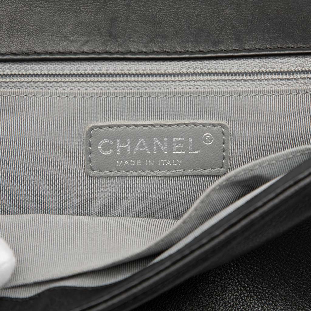 Chanel Medium Quilted Calfskin Wild Stitch Boy Flap Black Leather Good condition - Box View